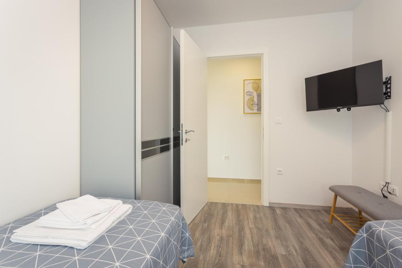 Luton Apartment Banjole Ngoại thất bức ảnh